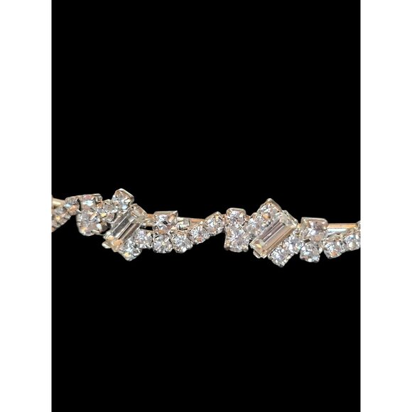 NWOT - Silver/Rhinestone Simple Tiara main image 4